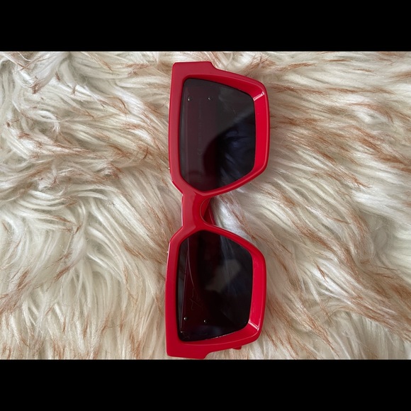 Authentic. Excellent condition. No scratches. - Picture 6 of 7